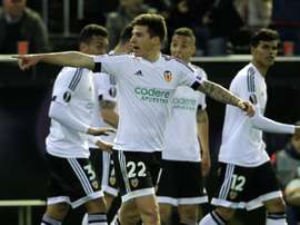 L'attaquant de Valence Santi Mina après un but en Europa League face lAthletic Bilbao. AFP