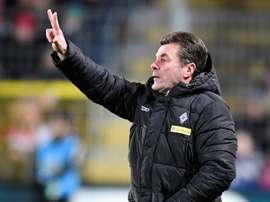 Dieter Hecking renueva con el Monchengladbach. AFP