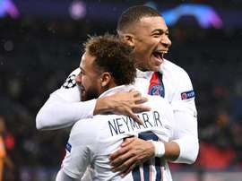 Um golaço da parceria Neymar-Mbappé. AFP