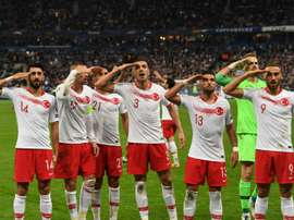 Les joueurs turcs ont refait le salut militaire après leur but. AFP
