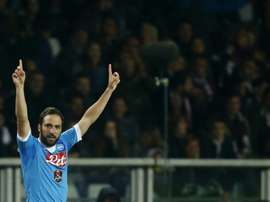 Lattaquant argentin de Naples Gonzalo Higuain célèbre un but marqué face au Torino lors dun match de championnat le 8 mai 2016 à Turin