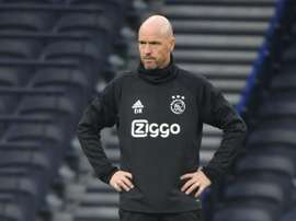 Erik ten Hag veut garder Van de Beek. AFP