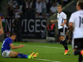Le jeune Max Meyer après avoir ouvert le score pour lAllemagne face à la Finlande à Mönchengladbach, le 31 août 2016