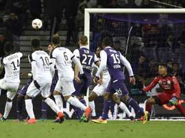 Georges Mandjeck reprend le ballon et marque le but de la victoire pour Metz à Toulouse. AFP