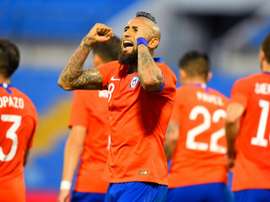 Vidal espera vestir novamente a camisa do Colo-Colo. AFP