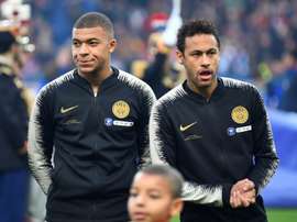 Mbappé suspenso, Neymar investigado. AFP