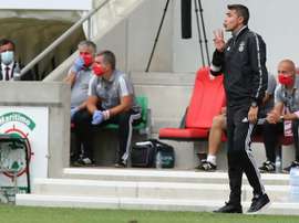 L'entraîneur du Benfica Lisbonne jette l'éponge