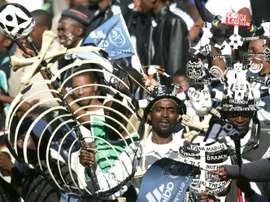 Des supporters des Orlando Pirates au Ellis Park de Johannesburg. AFP