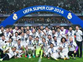 Les joueurs du Real Madrid fêtent leur victoire en Supercoupe dEurope face au Séville FC, le 9 août 2016 à Trondheim