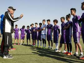 Le coach des jeunes de l'Air Force Club de Bagdad, Kadhim Flayeh a subi une ablation du larynx. AFP