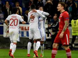 Le défenseur Mouctar Diakhaby fête son but avec Corentin Tolisso. AFP