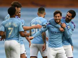 Premier League volta a atrasar as datas do mercado. AFP