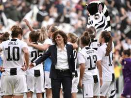 Cristiana Girelli félicite ses joueuses lors de la victoire à domicile sur la Fiorentina. AFP