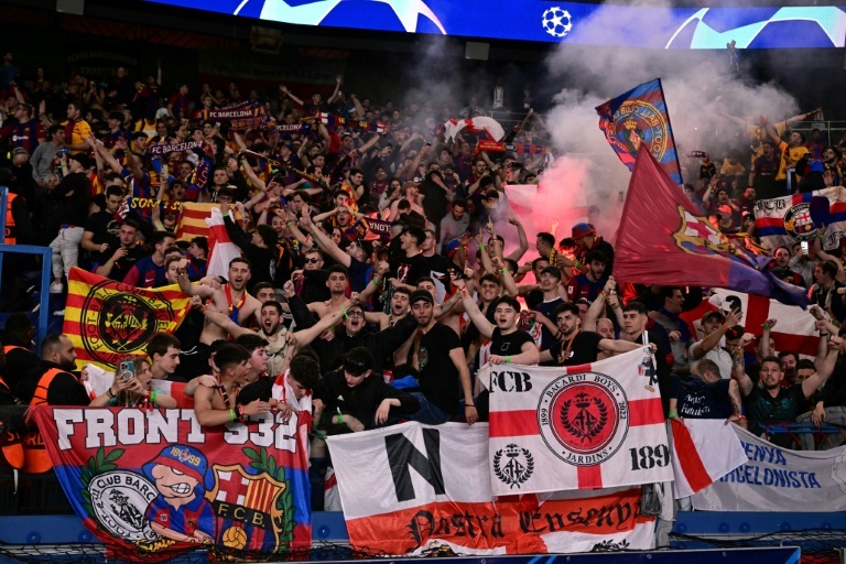 La UEFA investiga al Barça tras la detención de dos hinchas en París