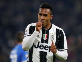 Le défenseur brésilien de la Juventus Turin, Alex Sandro, après avoir marqué face à Empoli. AFP