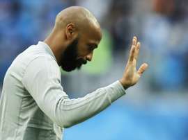 Wenger le dio un consejo a Henry. AFP