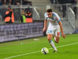 Thauvin foi figura no jogo, por maus e bons motivos. AFP