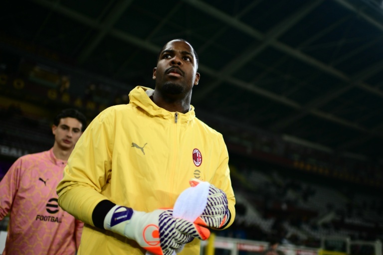 Maignan set to remain at AC Milan with long-term deal