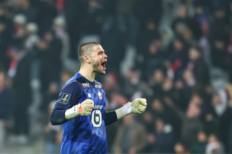 Lucas Chevalier intéresse en PL, Newcastle se glisse parmi les prétendants