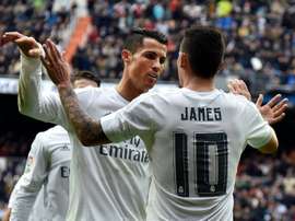 James suena para la Juventus. AFP