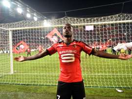 Ntep podría cruzar el Canal de la Mancha y jugar en la Premier League. AFP