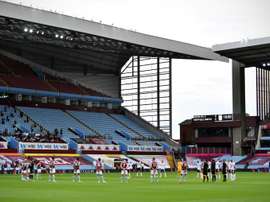 Davies prolonge à Aston Villa. AFP