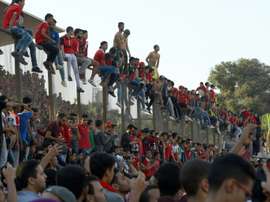 Des supporters dAl Ahly venus en masse à l'entraînement de leur équipe au Caire. AFP