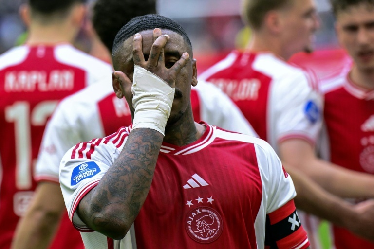 El peor Ajax del siglo es el sueño de Róber González
