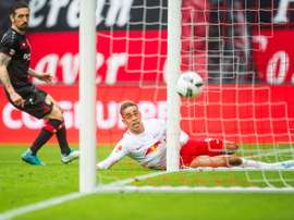 Le Danois Yussuf Poulsen inscrit le but de la victoire pour Leipzig face à Leverkusen. AFP
