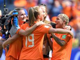Les Néerlandaises heureuses de leur victoire tardive. AFP