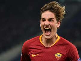 Le jeune joueur de la Roma se fait draguer par la Juve. AFP