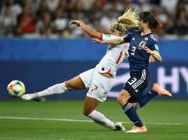 L'Anglaise Rachel Daly et la Japonaise Saori Takarada. AFP