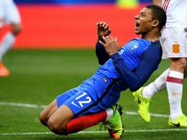 Pastorello pensa que o grupo Suning pode comprar Mbappé. AFP