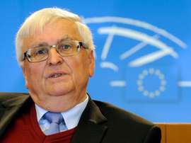L'ex-patron du football allemand rend une haute distinction. AFP