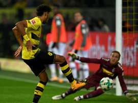 Aubameyang, triple buteur pour Dortmund face à Mönchengladbach lors du choc des Borussia. AFP