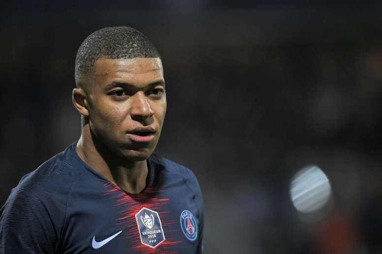 Mbappe Donates To Sala Plane Pilot Search Fund Besoccer
