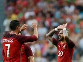 La star du Portugal Cristiano Ronaldo et Ricardo Quaresma, auteurs chacun dun doublé contre lEstonie, le 8 juin à Lisbonne