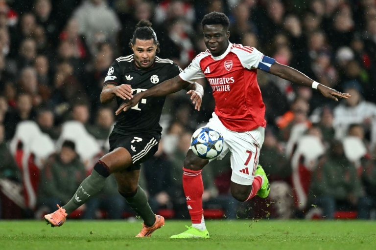 Em duelos dos 100%, Arsenal vence o Bayern pela Champions