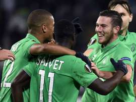 Les joueurs de Saint-Etienne après le but contre son camp du joueur de Qabala, Richardinho. AFP