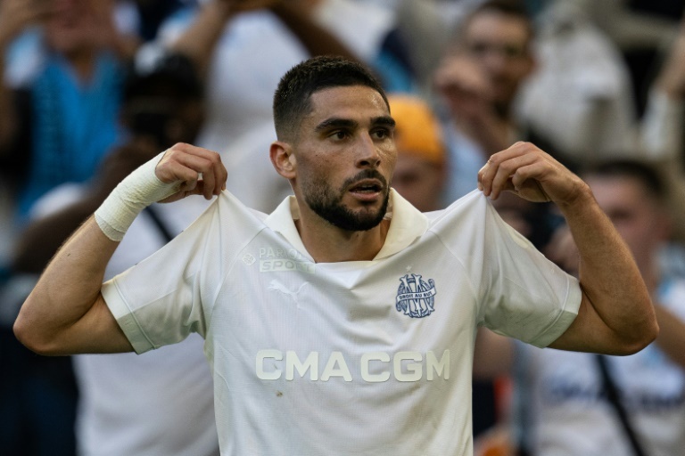 Neal Maupay vers le FC Séville : l'attaquant de l'OM convoité pour renforcer l'attaque andalouse
