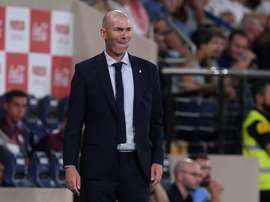 Zidane llama a De la Fuente para el partido en el Parque de los Príncipes. AFP