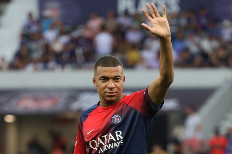 Mbappe demands 100 million from PSG for non-payment of salary and bonuses