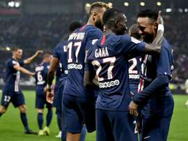 Neymar félicite son équipe en français après la victoire à Nice. AFP