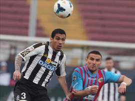 El Catania fue condenado a descender a la Lega Pro (tercera división italiana) y sancionado con una penalización de doce puntos por el tribunal de la Federación de Fútbol por el caso del amaño de partidos durante la pasada temporada. EFE/Archivo