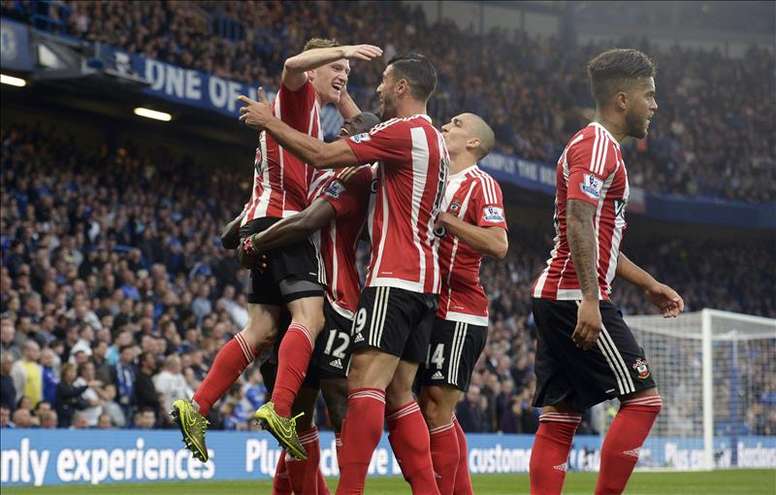 Varios jugadores del Southampton podrían salir del club tras el adiós de Koeman. Archivo/EFE/AFP