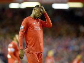 El delantero del Liverpool Christian Benteke se lamenta tras un gol del Crystal Palace en Anfield. EFE/EPA