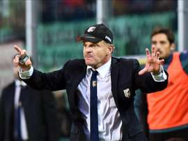 Fiorentina announce that their coach suffered and overcame coronavirus. EFE