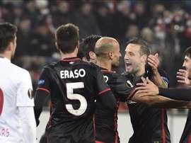 Los jugadores del Athletic de Bilbao, Eraso, Mikel Rico, Gurpegui y San José celebran el tanto marcado por Susaeta ante el Augsburgo durante el partido del Grupo L de la Liga Europa entre el Augsburgo y el Athletic de Bilbao disputado en Augsburgo, Alemania hoy 26 de noviembre de 2015. EFE