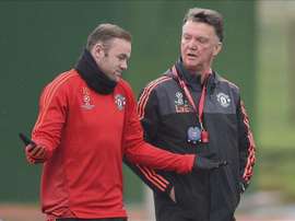 Pour Rooney, remplacer Van Gaal par Mourinho fut une erreur. EFE