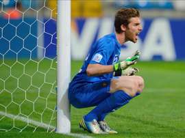 Apenas ha jugado un puñado de partidos en su carrera, pero sentó a Casillas en Champions. EFE